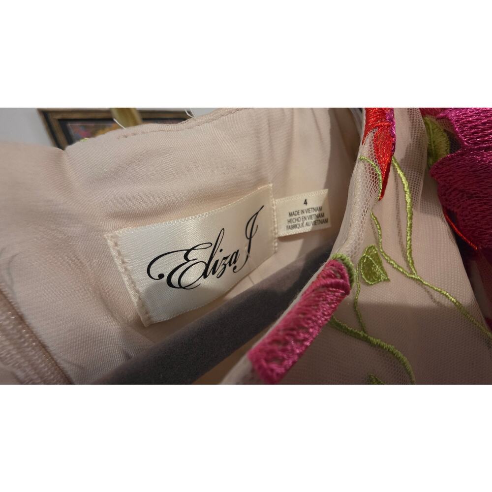 Eliza J Pink Multi 3D Floral Appliqué Embroidered Dress Size 4 NWT Zip Closure - Picture 7 of 12